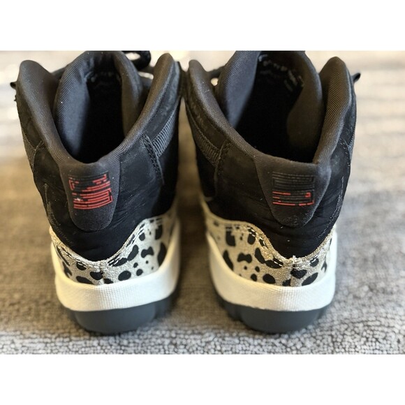 Nike Air Jordan 11 Retro Animal Instinct Black Sail White Kids Sz 1Y DO3857-010 - Picture 4 of 8